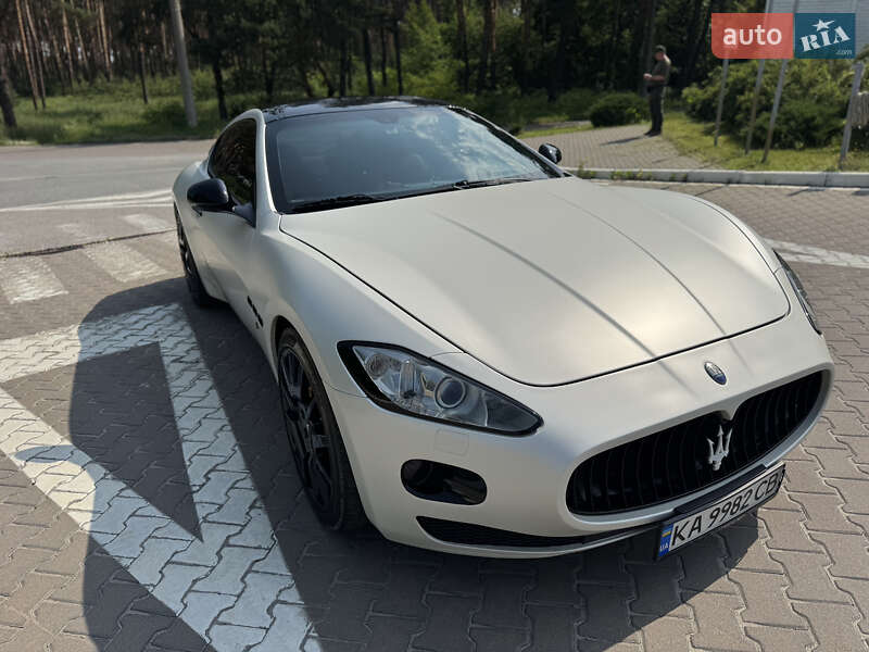 Купе Maserati GranTurismo 2008 в Киеве