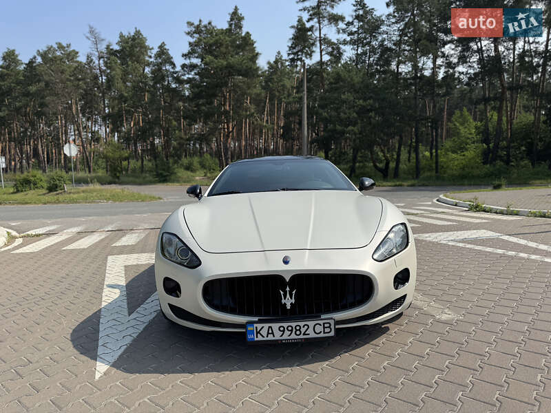 Купе Maserati GranTurismo 2008 в Киеве