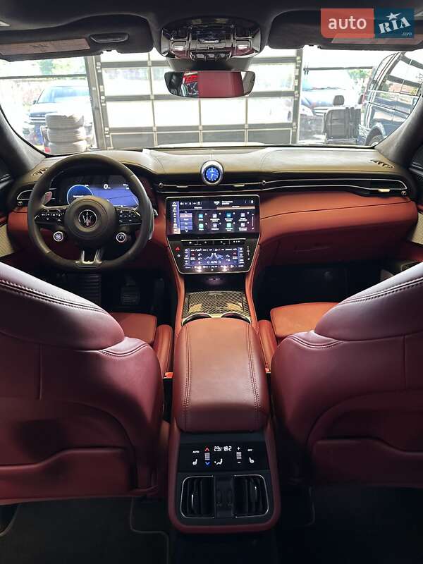 Позашляховик / Кросовер Maserati Grecale 2022 в Києві фото 18 Позашляховик / Кросовер Maserati Grecale 2022 в Києві