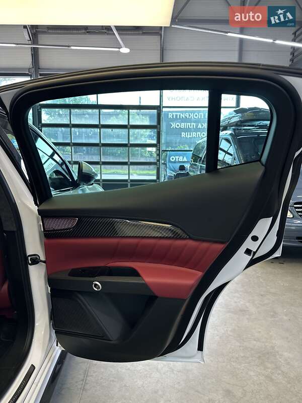 Позашляховик / Кросовер Maserati Grecale 2022 в Києві фото 27 Позашляховик / Кросовер Maserati Grecale 2022 в Києві