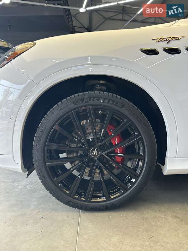 Позашляховик / Кросовер Maserati Grecale 2022 в Києві фото 38 Позашляховик / Кросовер Maserati Grecale 2022 в Києві