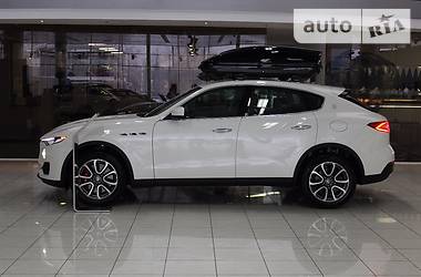 Внедорожник / Кроссовер Maserati Levante 2016 в Киеве