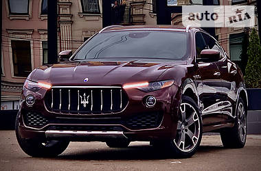 Внедорожник / Кроссовер Maserati Levante 2016 в Киеве