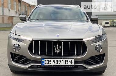 Внедорожник / Кроссовер Maserati Levante 2016 в Киеве