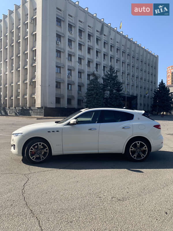 Внедорожник / Кроссовер Maserati Levante 2018 в Одессе