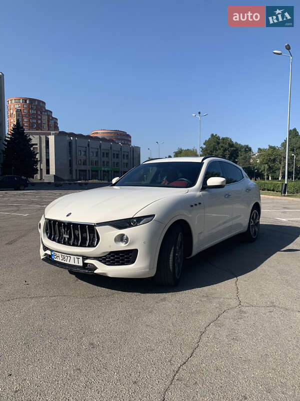 Внедорожник / Кроссовер Maserati Levante 2018 в Одессе
