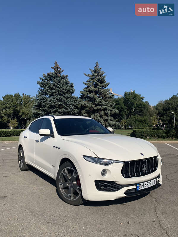Внедорожник / Кроссовер Maserati Levante 2018 в Одессе