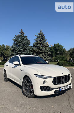 Внедорожник / Кроссовер Maserati Levante 2018 в Одессе