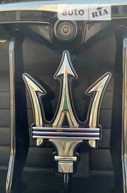 Внедорожник / Кроссовер Maserati Levante 2016 в Одессе