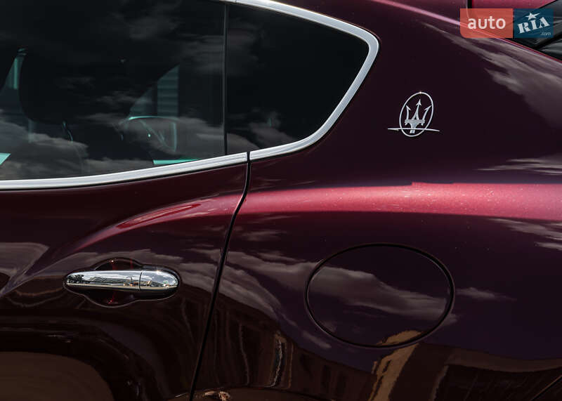 Позашляховик / Кросовер Maserati Levante 2016 в Києві