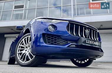 Внедорожник / Кроссовер Maserati Levante 2016 в Киеве