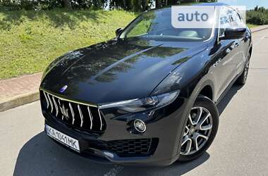 Позашляховик / Кросовер Maserati Levante 2016 в Києві