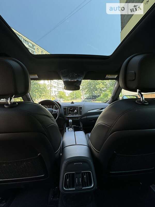 Позашляховик / Кросовер Maserati Levante 2021 в Києві