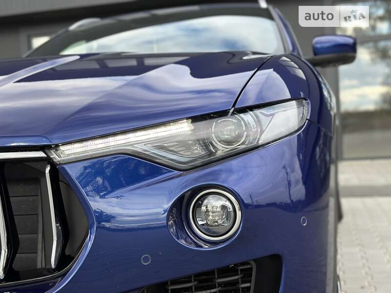 Внедорожник / Кроссовер Maserati Levante 2016 в Днепре