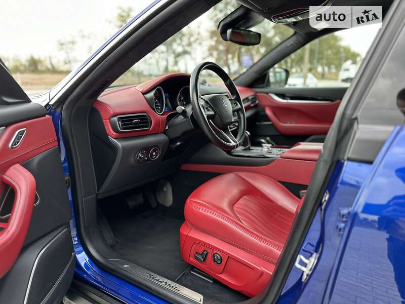 Внедорожник / Кроссовер Maserati Levante 2016 в Днепре