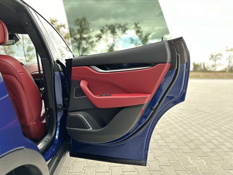 Внедорожник / Кроссовер Maserati Levante 2016 в Днепре