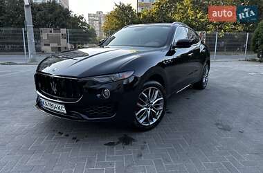 Внедорожник / Кроссовер Maserati Levante 2018 в 