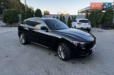 Внедорожник / Кроссовер Maserati Levante 2018 в 