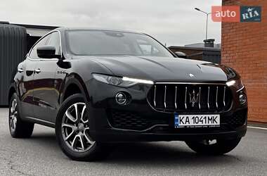 Внедорожник / Кроссовер Maserati Levante 2016 в Киеве