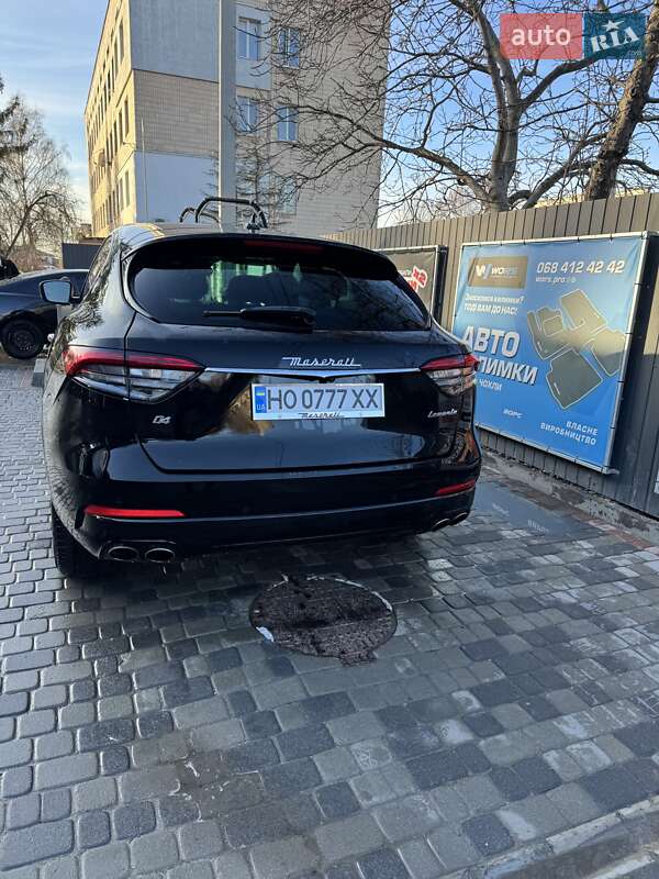 Внедорожник / Кроссовер Maserati Levante 2018 в Тернополе