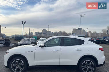 Внедорожник / Кроссовер Maserati Levante 2017 в Киеве