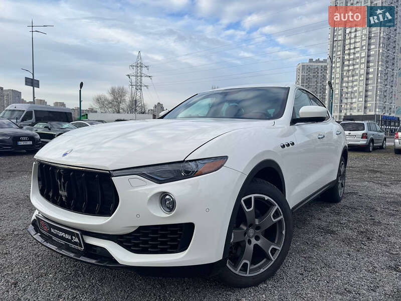 Внедорожник / Кроссовер Maserati Levante 2017 в Киеве