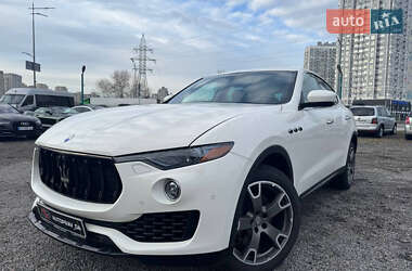 Внедорожник / Кроссовер Maserati Levante 2017 в Киеве