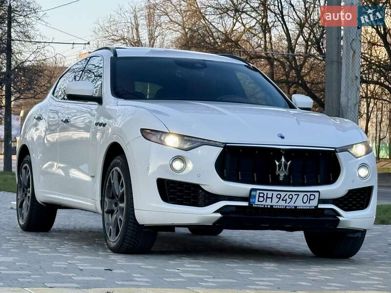 Внедорожник / Кроссовер Maserati Levante 2016 в Одессе
