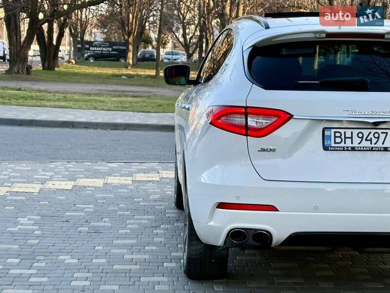 Внедорожник / Кроссовер Maserati Levante 2016 в Одессе