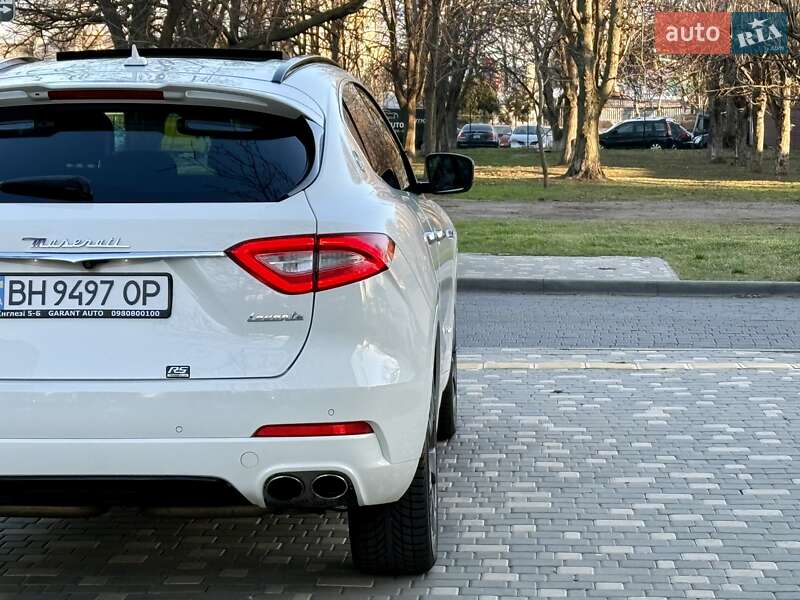Внедорожник / Кроссовер Maserati Levante 2016 в Одессе