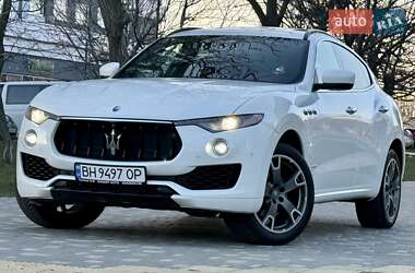 Позашляховик / Кросовер Maserati Levante 2016 в 