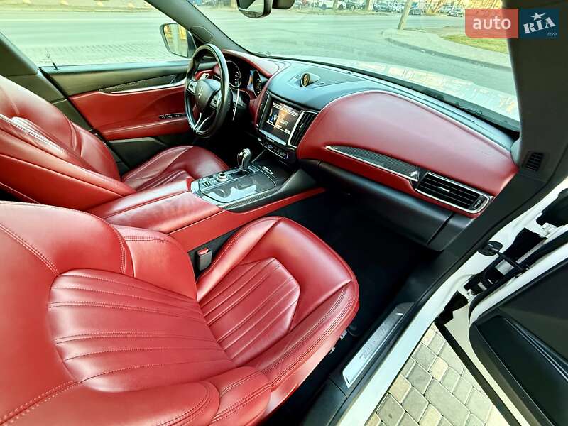 Внедорожник / Кроссовер Maserati Levante 2016 в Одессе