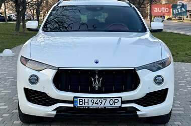 Позашляховик / Кросовер Maserati Levante 2016 в 