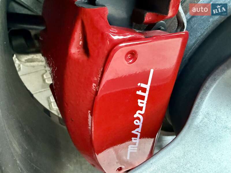 Внедорожник / Кроссовер Maserati Levante 2016 в Одессе