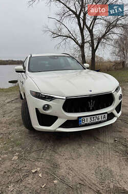 Внедорожник / Кроссовер Maserati Levante 2018 в 