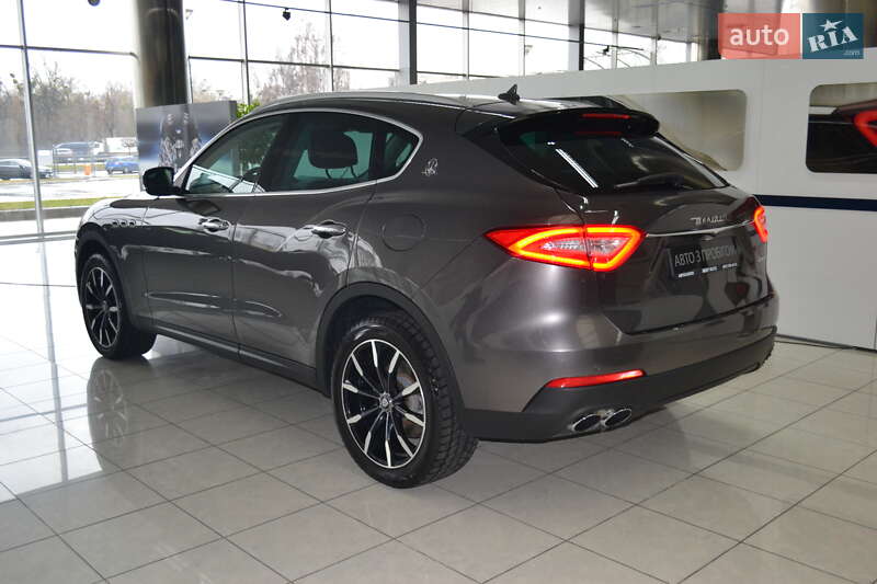 Позашляховик / Кросовер Maserati Levante 2017 в Києві