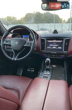 Внедорожник / Кроссовер Maserati Levante 2017 в 