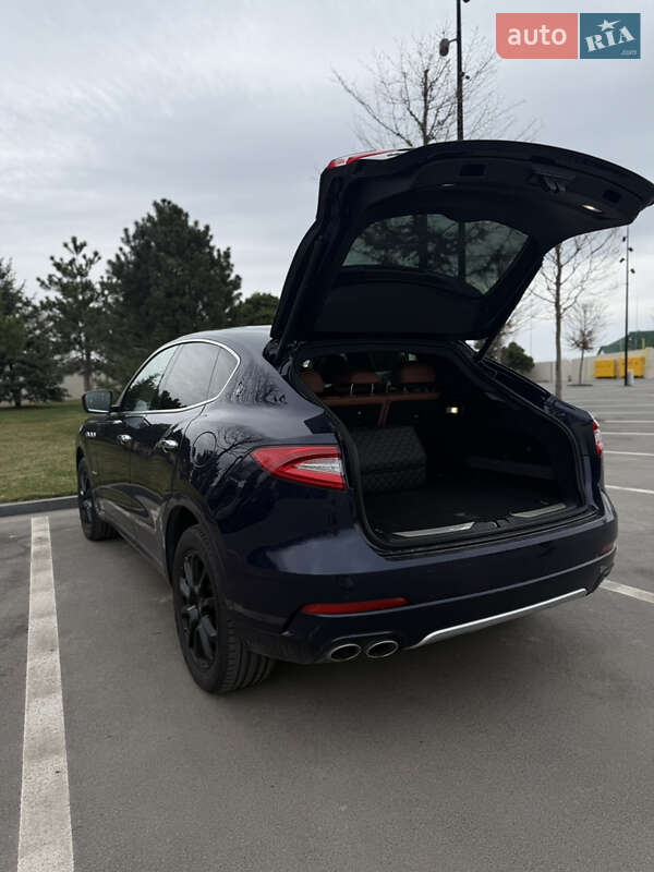 Позашляховик / Кросовер Maserati Levante 2018 в Дніпрі