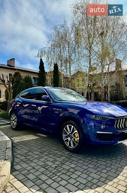 Внедорожник / Кроссовер Maserati Levante 2021 в 