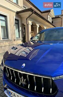 Внедорожник / Кроссовер Maserati Levante 2021 в 