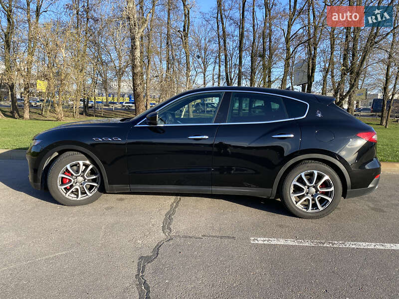 Внедорожник / Кроссовер Maserati Levante 2017 в Киеве