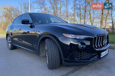 Внедорожник / Кроссовер Maserati Levante 2017 в Киеве