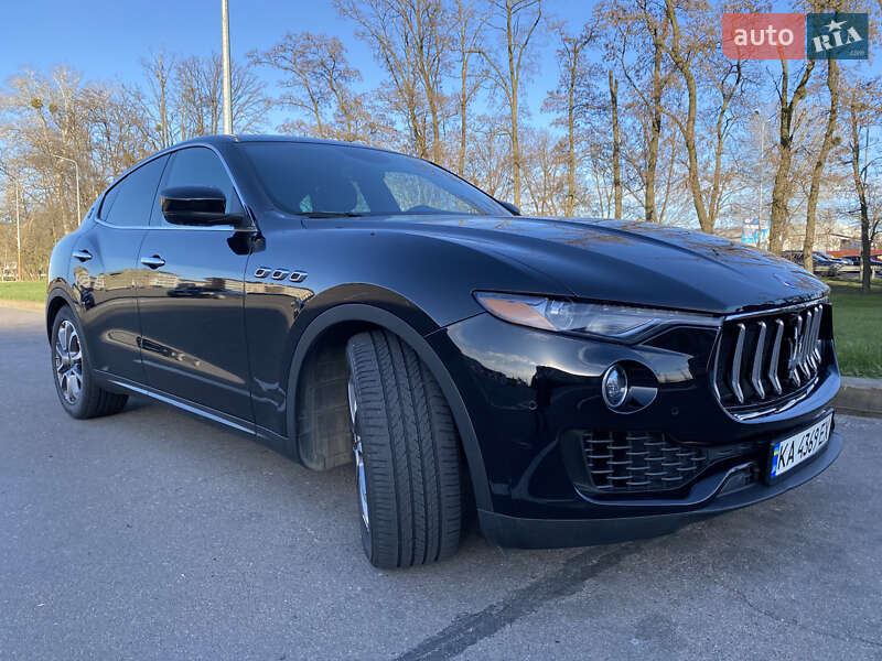 Внедорожник / Кроссовер Maserati Levante 2017 в Киеве