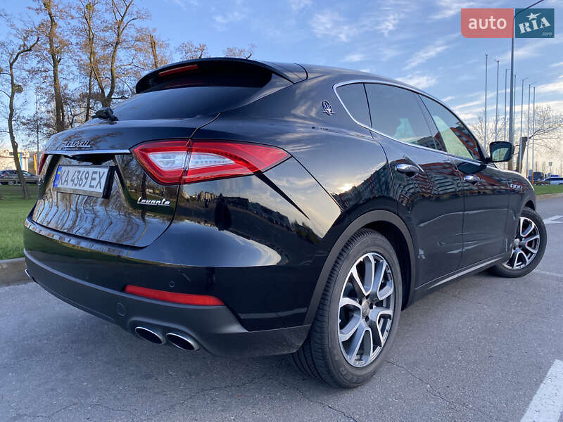 Внедорожник / Кроссовер Maserati Levante 2017 в Киеве