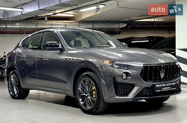 Позашляховик / Кросовер Maserati Levante 2022 в 