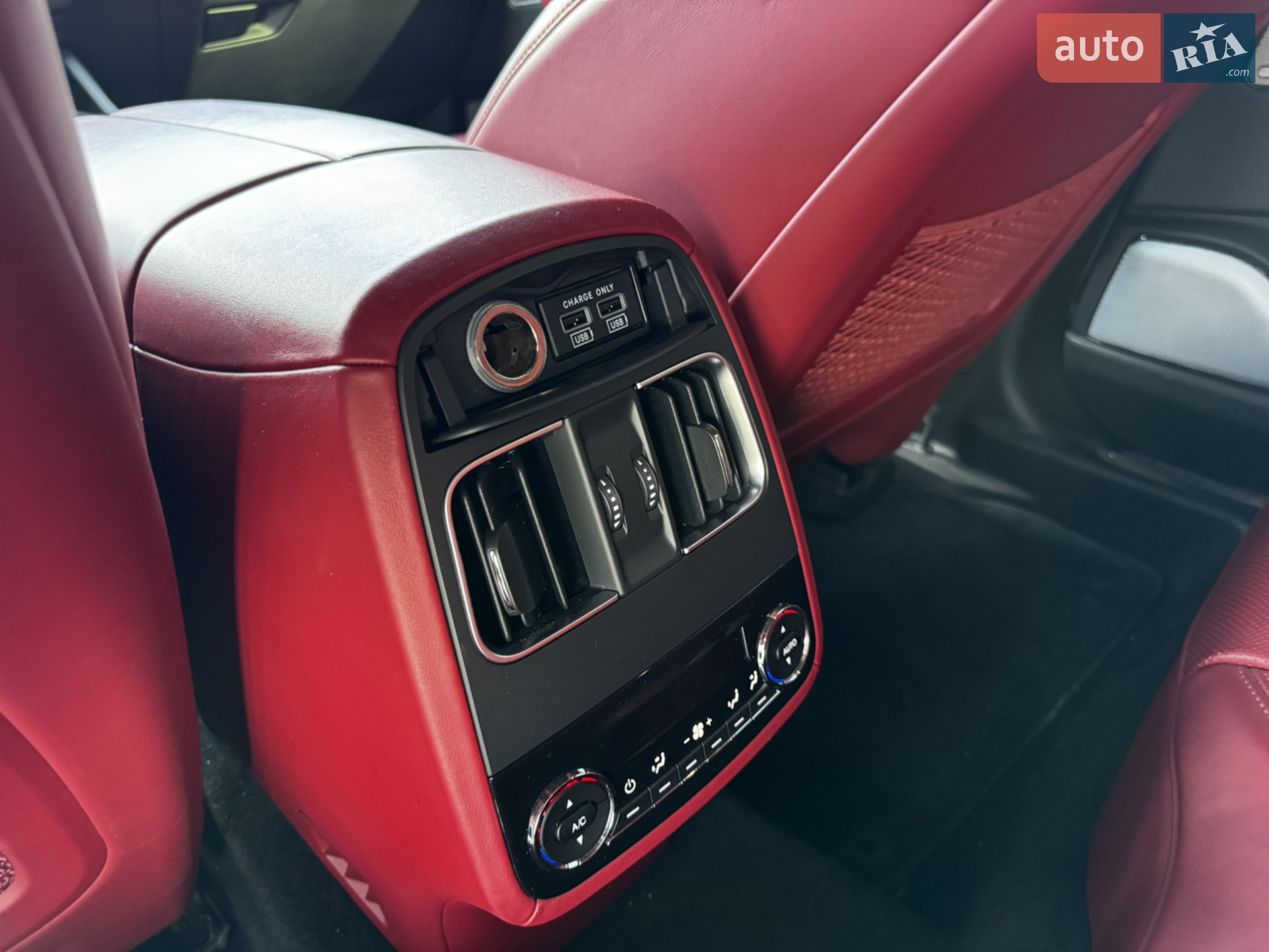 2019 Maserati Levante - мініатюра 14