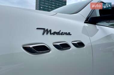 Позашляховик / Кросовер Maserati Levante 2022 в 