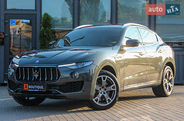 Позашляховик / Кросовер Maserati Levante 2017 в 