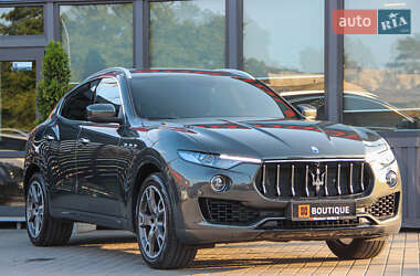 Позашляховик / Кросовер Maserati Levante 2017 в 
