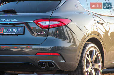 Позашляховик / Кросовер Maserati Levante 2017 в 